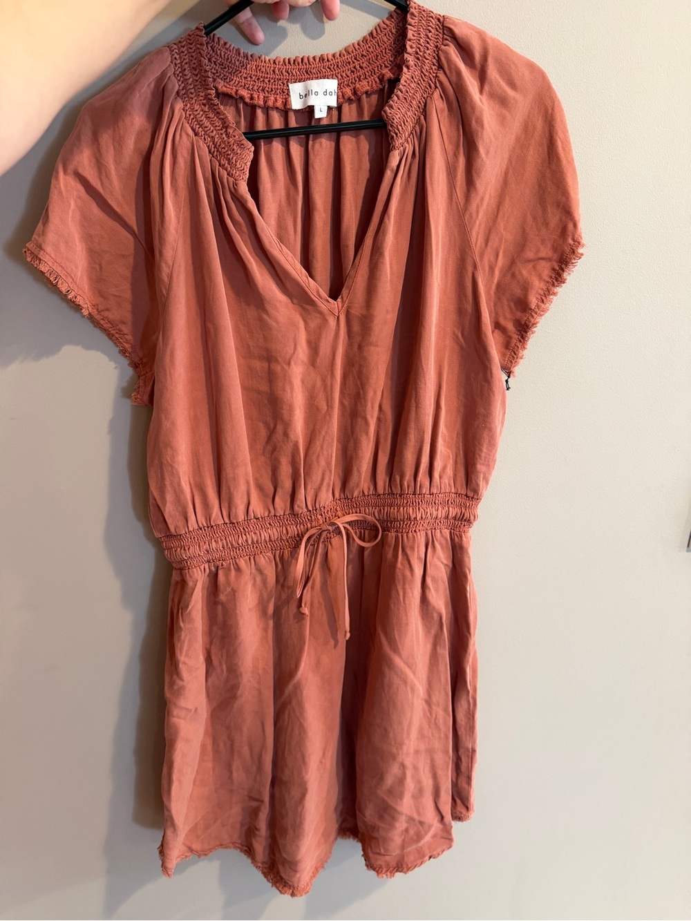 bella dahl Rust Smocked Waist V-Neck Women’s Top